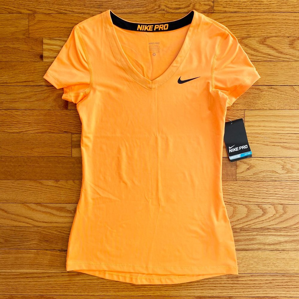 NIKE PRO Fitted V-Neck Tee Orange Small G01